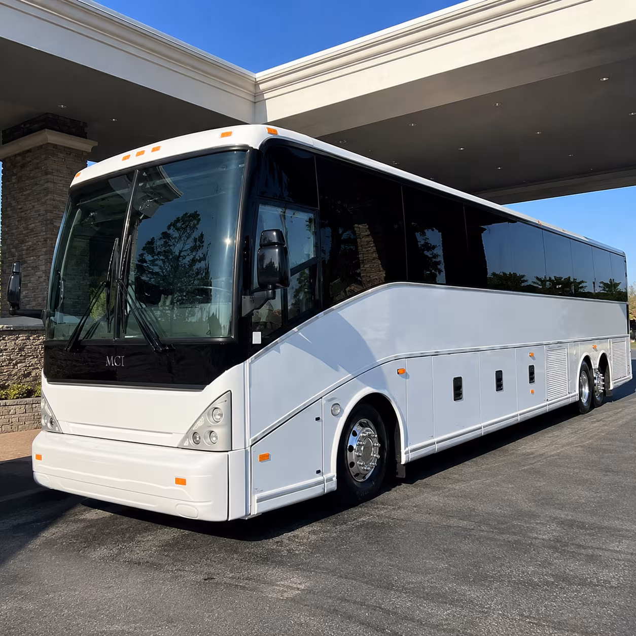 guest shuttles to the austin winery and wedding venues around austin